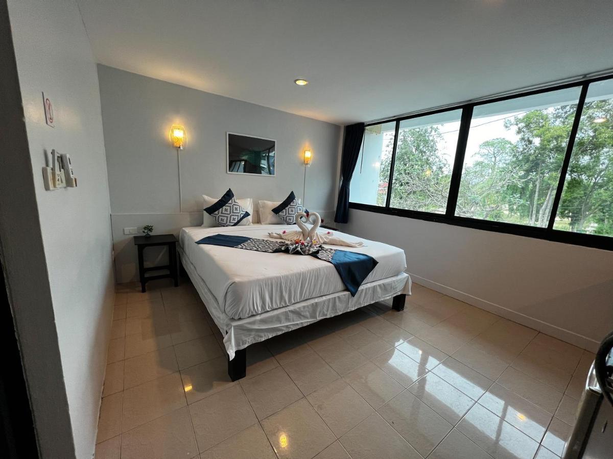 Hotel Golden Monkey Samui à Ko Samui Extérieur photo